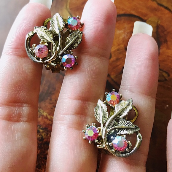 Vintage 50s Aurora Borealis Pink Earrings - Picture 3 of 8